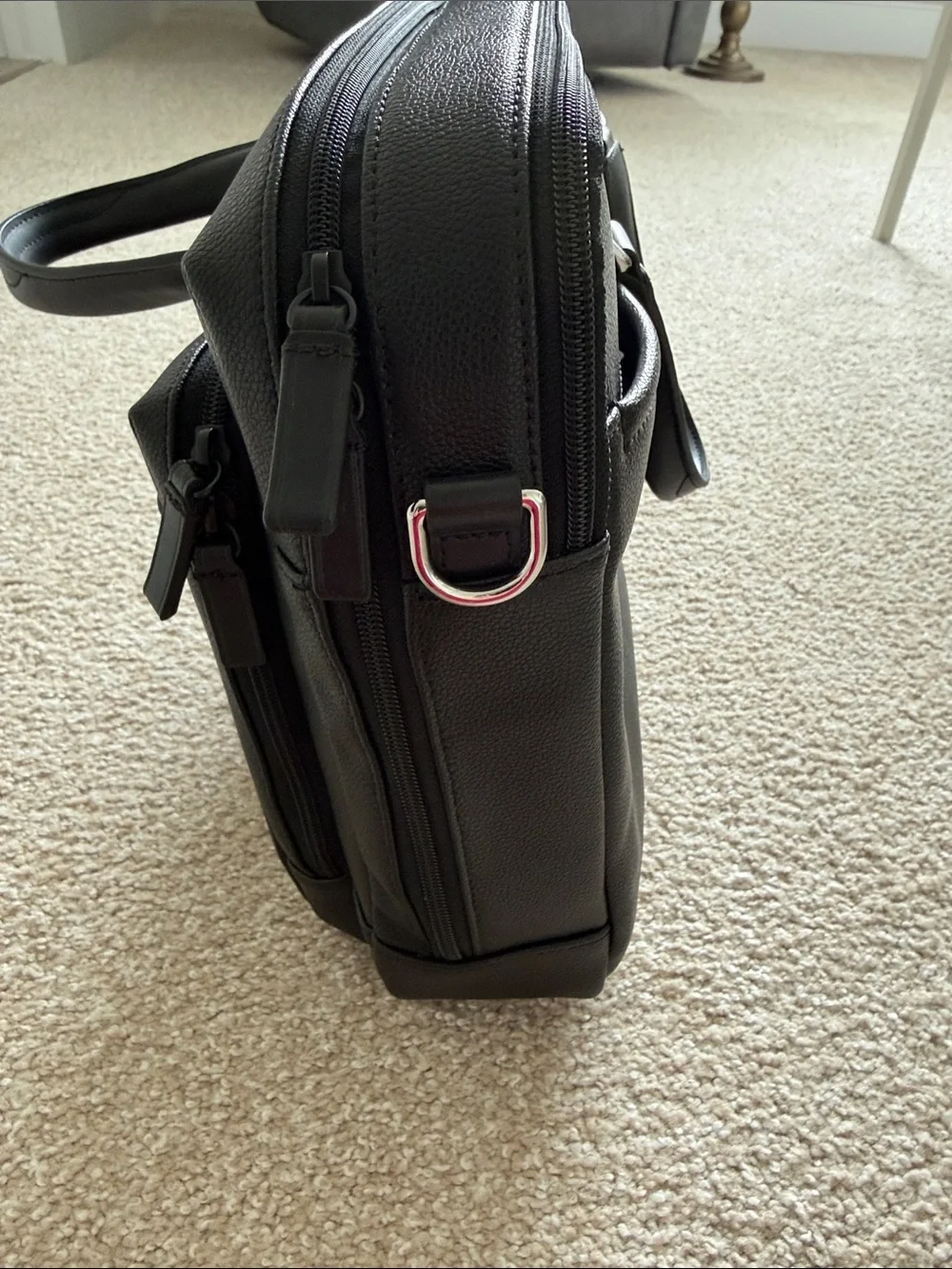 Tumi Black oakfield Leather Men’s Briefcase with Front Zip Pocket